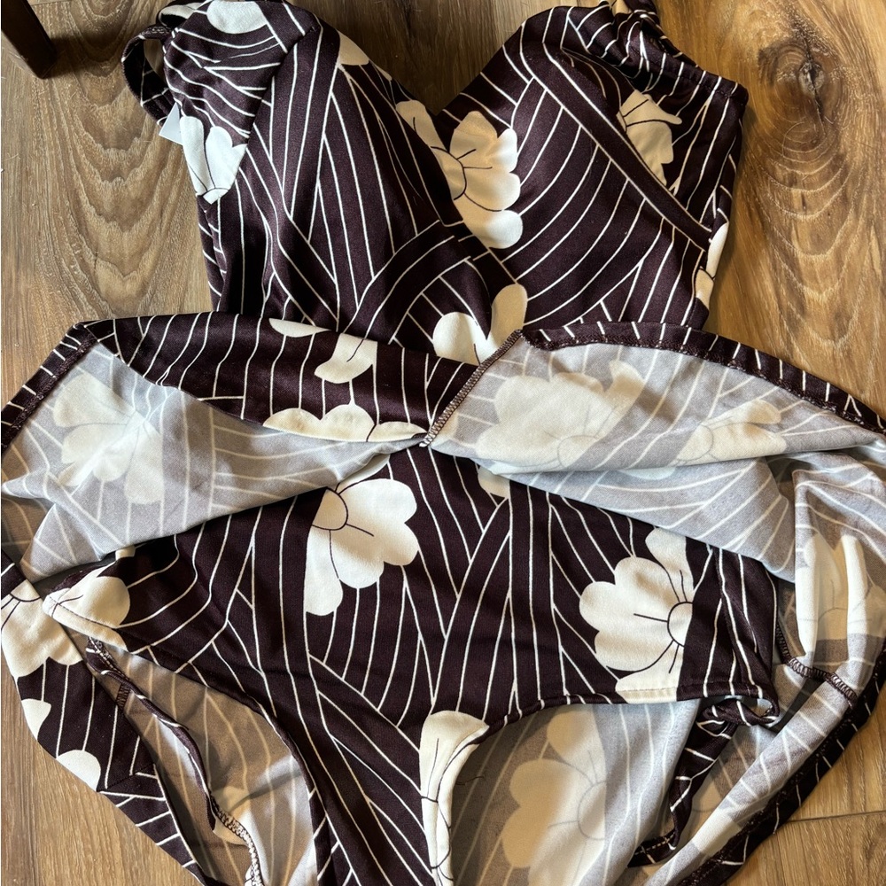Vintage 60s/70s Jantzen brand brown and white floral one piece swim/play suit